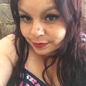 Meet your Posher, Yesenia